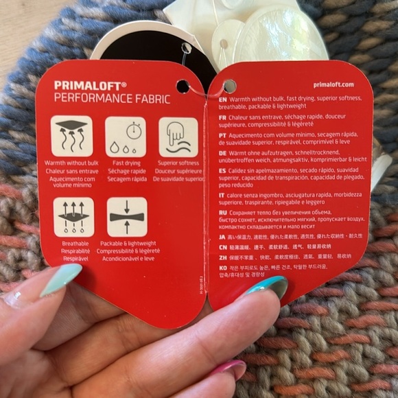 BUFF | Blue and Pink Knit Beanie with Pom-Pom - Picture 4 of 11